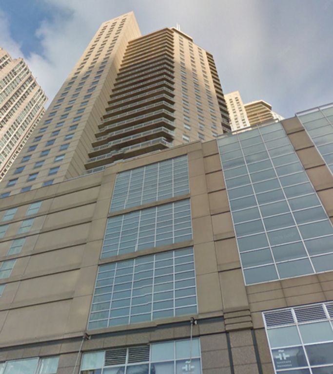 545 N Dearborn Street 2102, Chicago, IL 60654