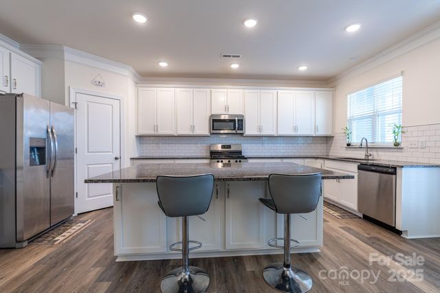 10211 Glenmere Creek Circle, Charlotte, NC 28262