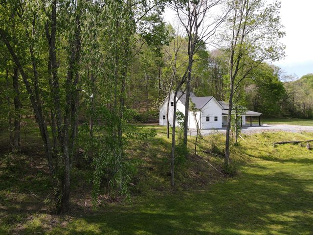 2748 Damron Creek Road, Russell Springs, KY 42642