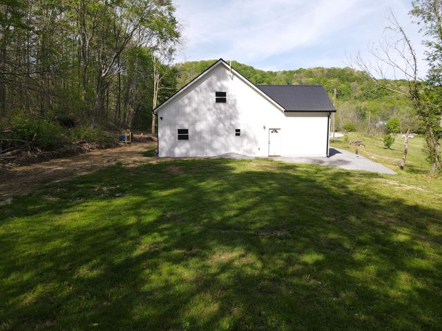 2748 Damron Creek Road, Russell Springs, KY 42642