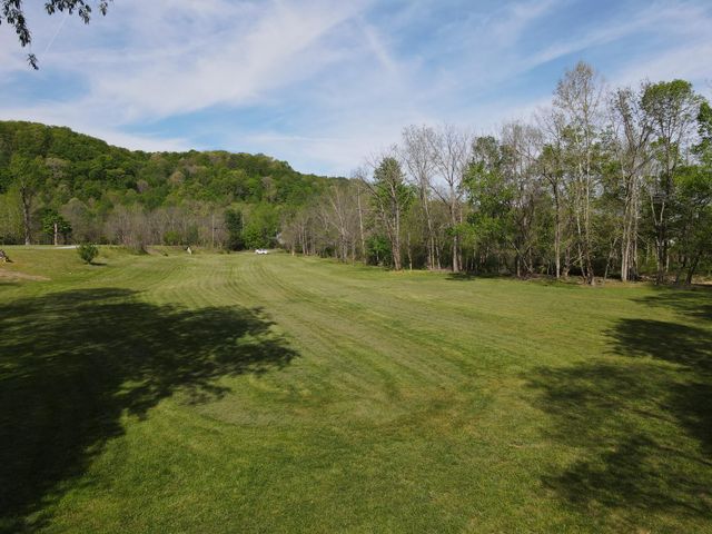 2748 Damron Creek Road, Russell Springs, KY 42642