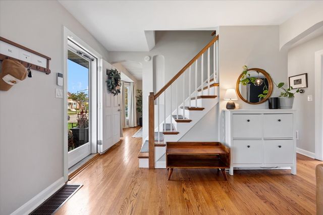 7457 W Ardmore Avenue, Chicago, IL 60631