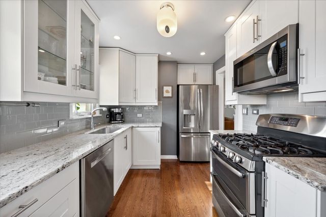 7457 W Ardmore Avenue, Chicago, IL 60631