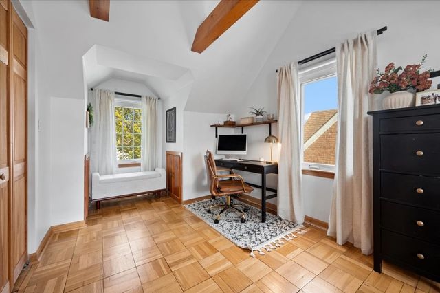 7457 W Ardmore Avenue, Chicago, IL 60631