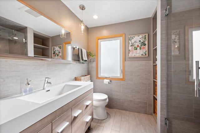 7457 W Ardmore Avenue, Chicago, IL 60631