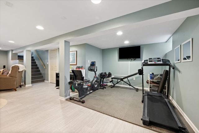 7457 W Ardmore Avenue, Chicago, IL 60631