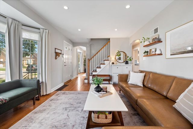 7457 W Ardmore Avenue, Chicago, IL 60631