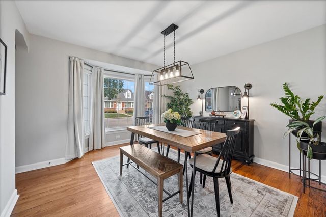 7457 W Ardmore Avenue, Chicago, IL 60631