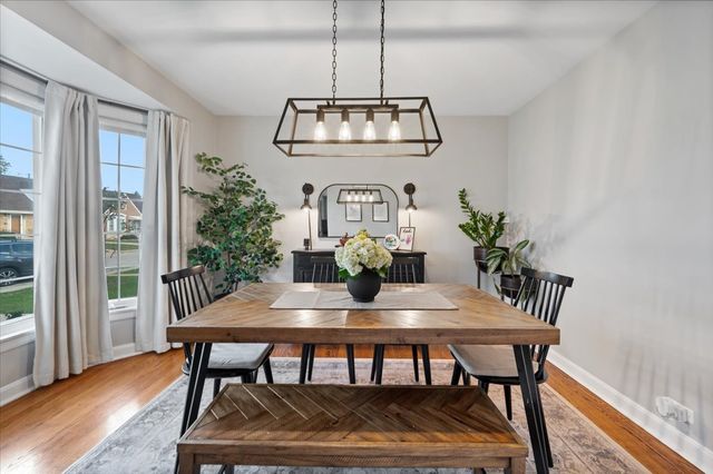 7457 W Ardmore Avenue, Chicago, IL 60631