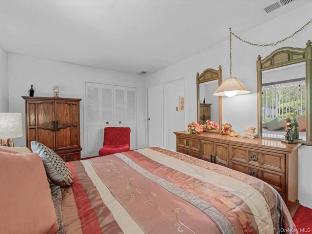21 Halston Lane, Coram, NY 11727