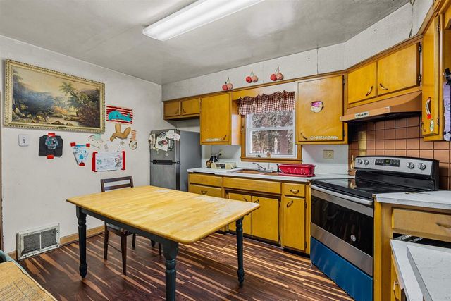 1463 EASTMAN AVENUE, Green Bay, WI 54302