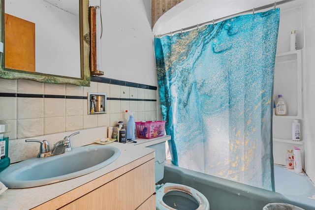 1463 EASTMAN AVENUE, Green Bay, WI 54302