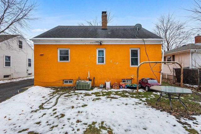 1463 EASTMAN AVENUE, Green Bay, WI 54302