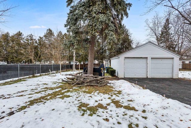 1463 EASTMAN AVENUE, Green Bay, WI 54302