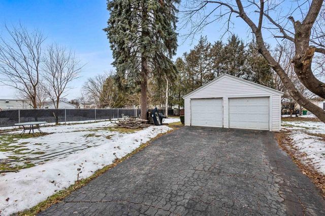 1463 EASTMAN AVENUE, Green Bay, WI 54302