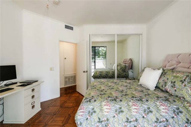 235 S Holliston 114, Pasadena, CA 91106