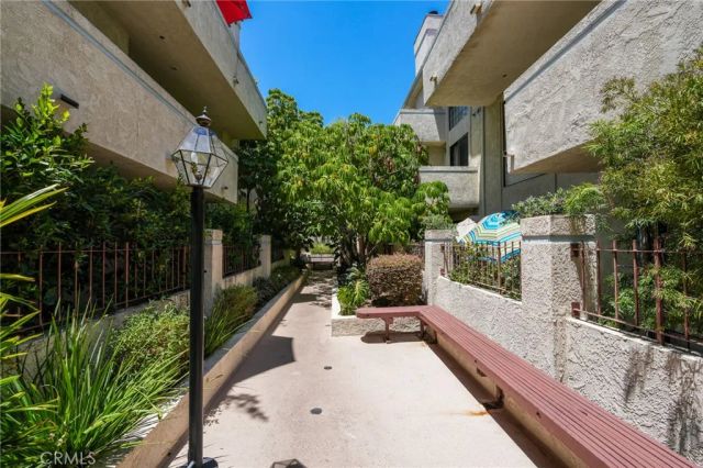 235 S Holliston 114, Pasadena, CA 91106