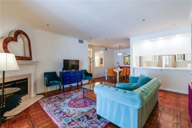 235 S Holliston 114, Pasadena, CA 91106