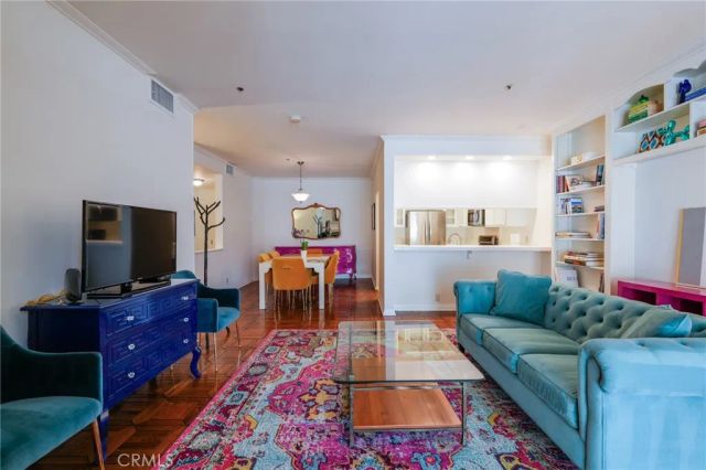 235 S Holliston 114, Pasadena, CA 91106