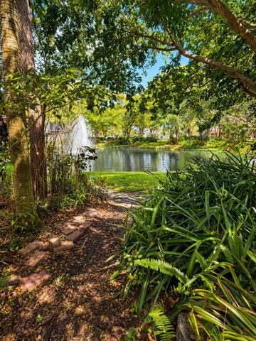 701 E Coco Plum Circle 2, Plantation, FL 33324