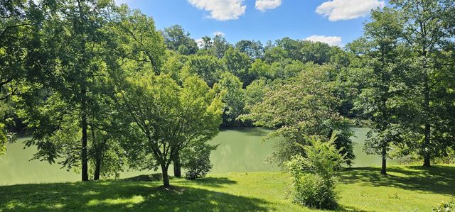 408 Westwood Dr, Mcminnville, TN 37110
