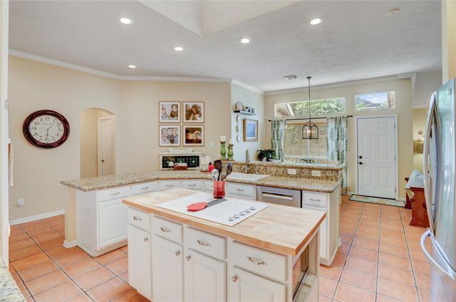 9407 Oratorio Court, Houston, TX 77040