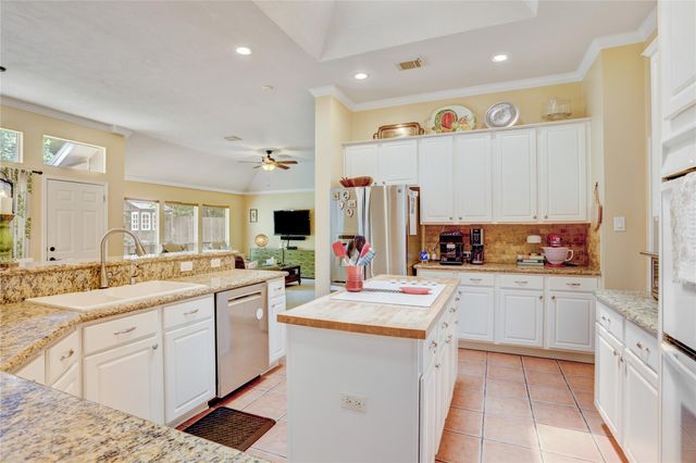 9407 Oratorio Court, Houston, TX 77040
