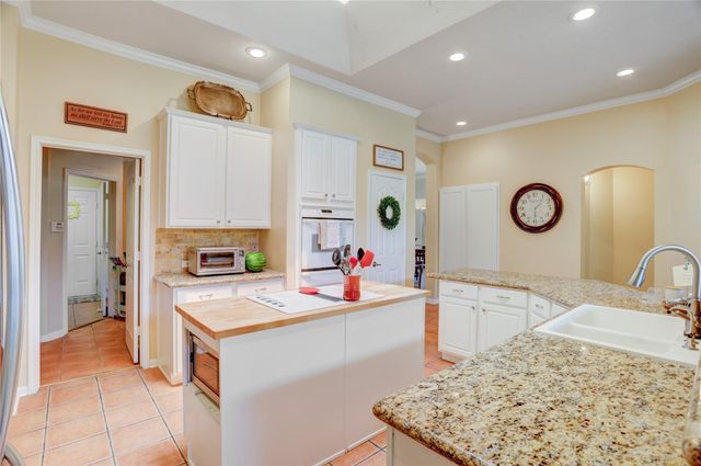 9407 Oratorio Court, Houston, TX 77040