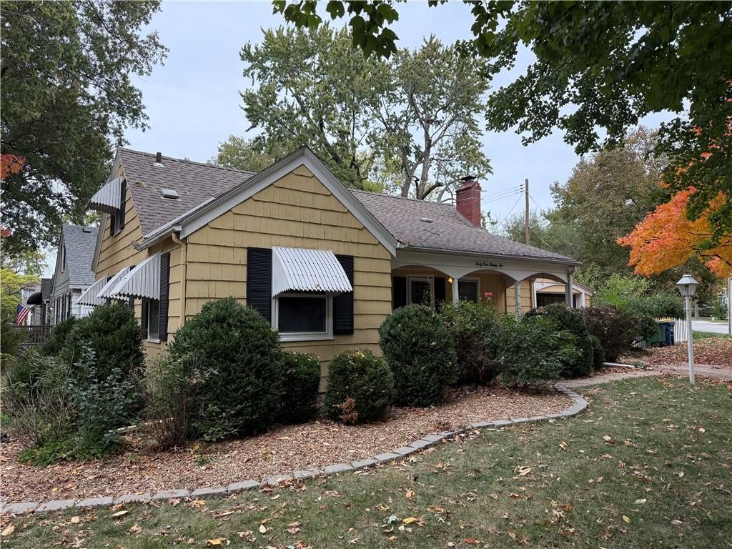 4126 Elledge Drive, Roeland Park, KS 66205