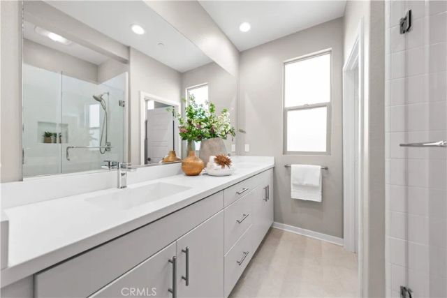 108 Cadence, Irvine, CA 92618