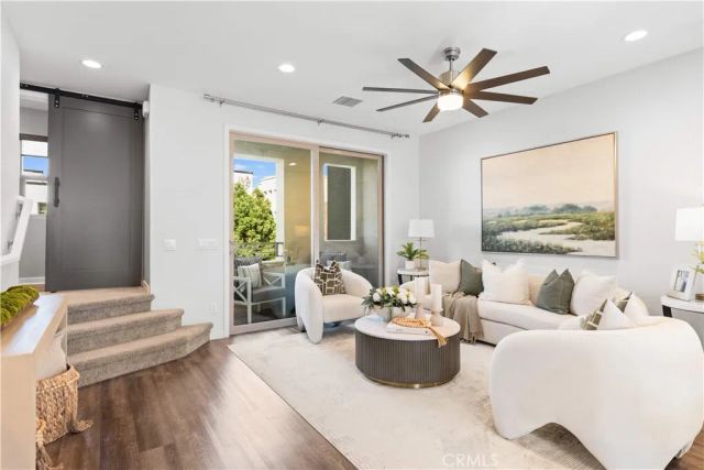 108 Cadence, Irvine, CA 92618
