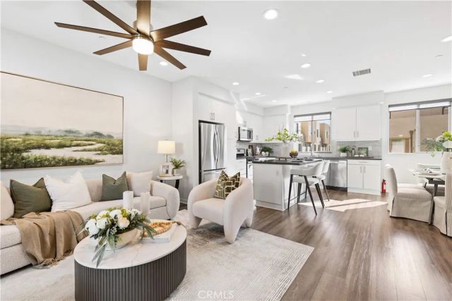 108 Cadence, Irvine, CA 92618