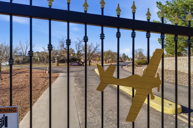 1 Cielo Dorado Drive, Anthony, NM 88021