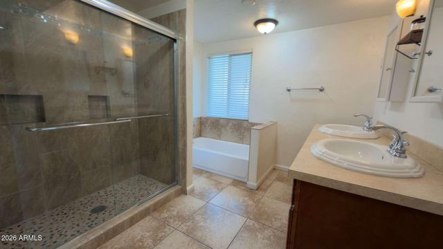 8238 E THOMAS Road, Scottsdale, AZ 85251