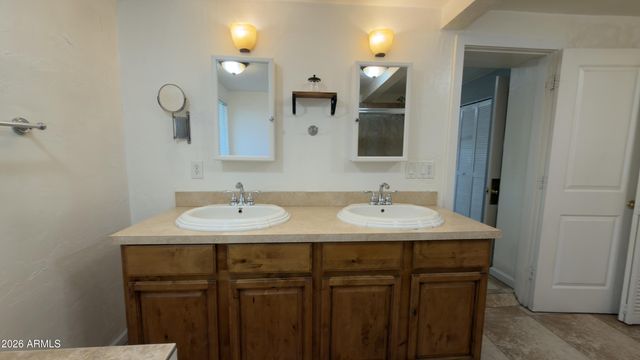 8238 E THOMAS Road, Scottsdale, AZ 85251