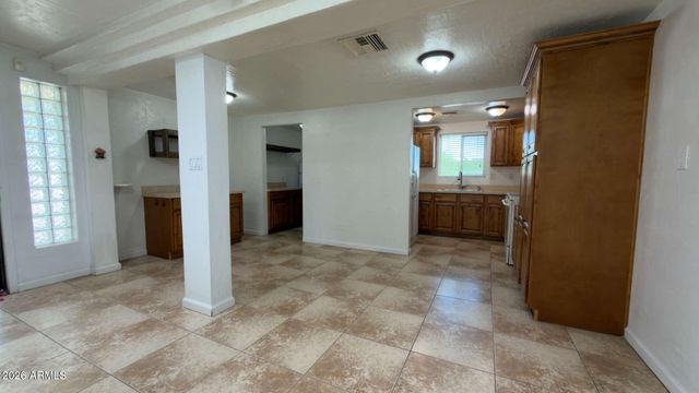 8238 E THOMAS Road, Scottsdale, AZ 85251