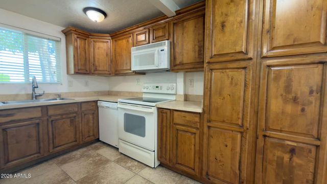 8238 E THOMAS Road, Scottsdale, AZ 85251