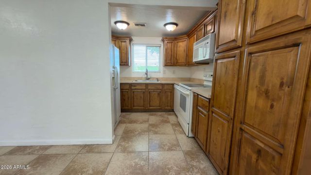 8238 E THOMAS Road, Scottsdale, AZ 85251