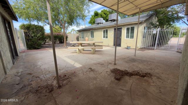 8238 E THOMAS Road, Scottsdale, AZ 85251