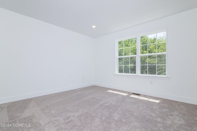18 Crimson Drive, Manalapan, NJ 07726