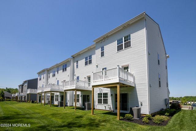 18 Crimson Drive, Manalapan, NJ 07726