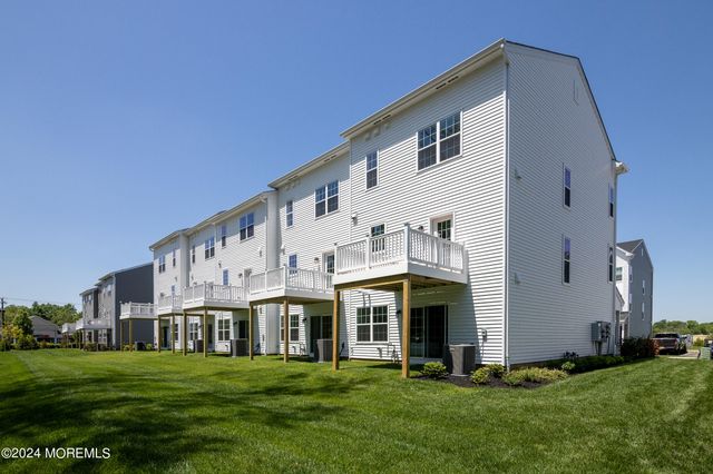 18 Crimson Drive, Manalapan, NJ 07726