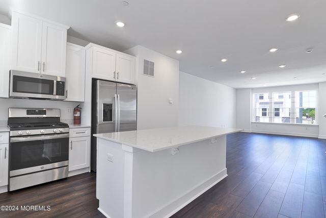 18 Crimson Drive, Manalapan, NJ 07726