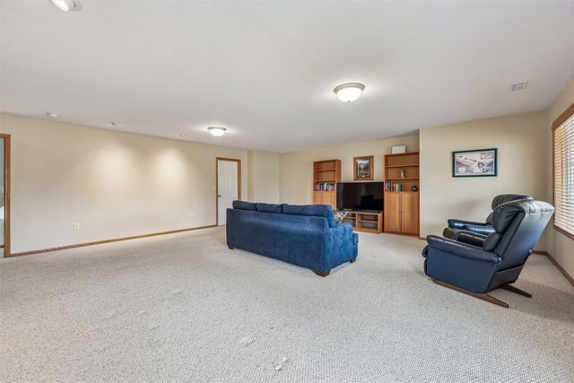 4002 NE Tulip Lane, Ankeny, IA 50021
