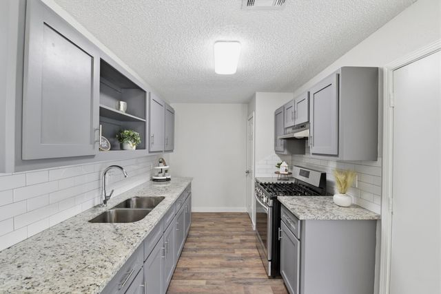 13747 Vickston Lane, Houston, TX 77014