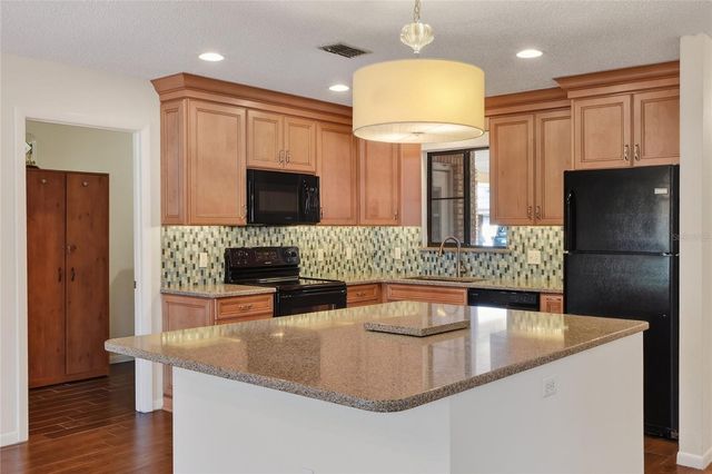 447 LAKE CAROLYN CIRCLE, Lakeland, FL 33813