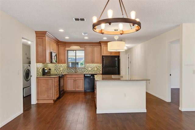 447 LAKE CAROLYN CIRCLE, Lakeland, FL 33813