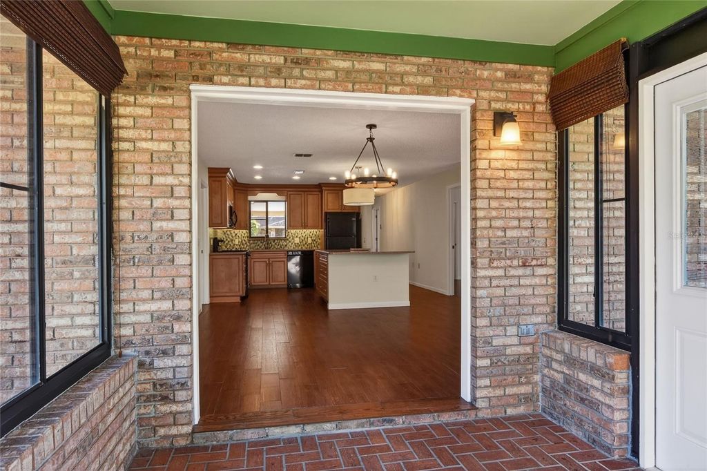 Image 27 of property listing at 447 LAKE CAROLYN CIRCLE, Lakeland, FL 33813