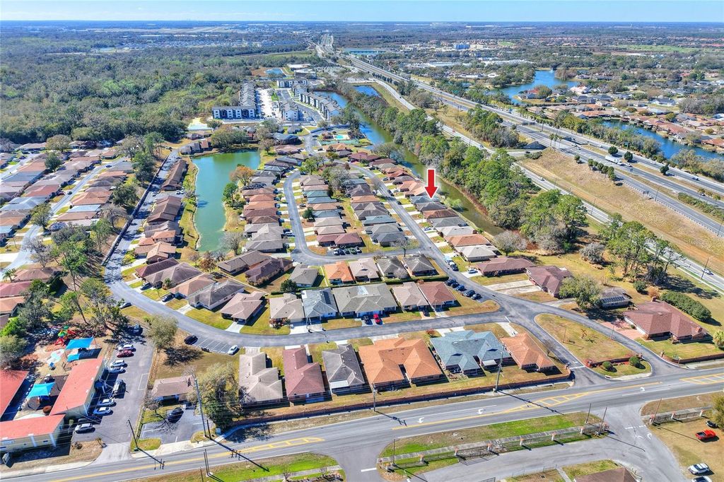 Image 38 of property listing at 447 LAKE CAROLYN CIRCLE, Lakeland, FL 33813