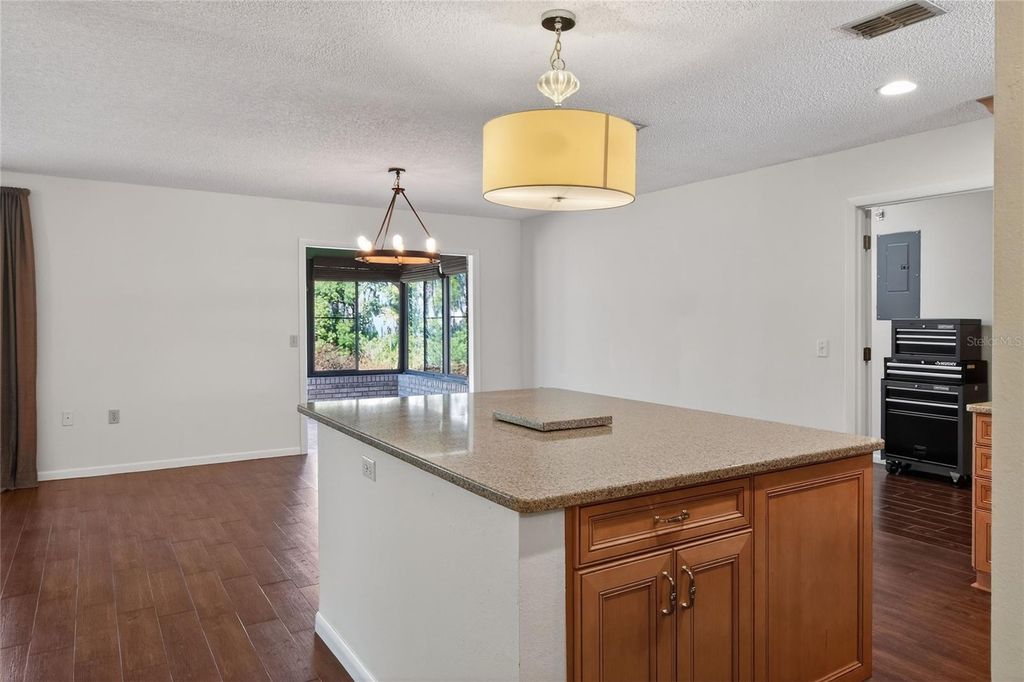 Image 51 of property listing at 447 LAKE CAROLYN CIRCLE, Lakeland, FL 33813